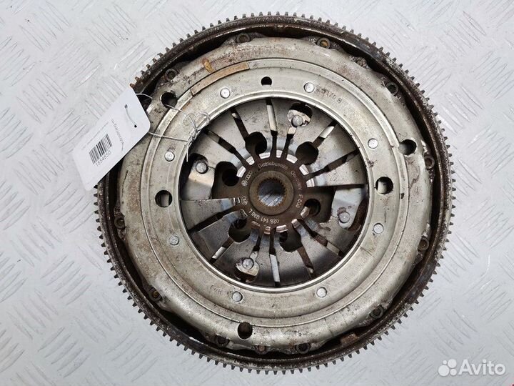Маховик (демпфер сцепления) для Volkswagen Golf 4