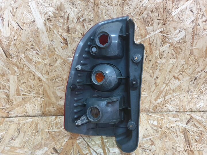 Фонарь задний правый Mitsubishi Space Star