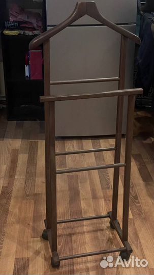 Вешалка напольная деревянная