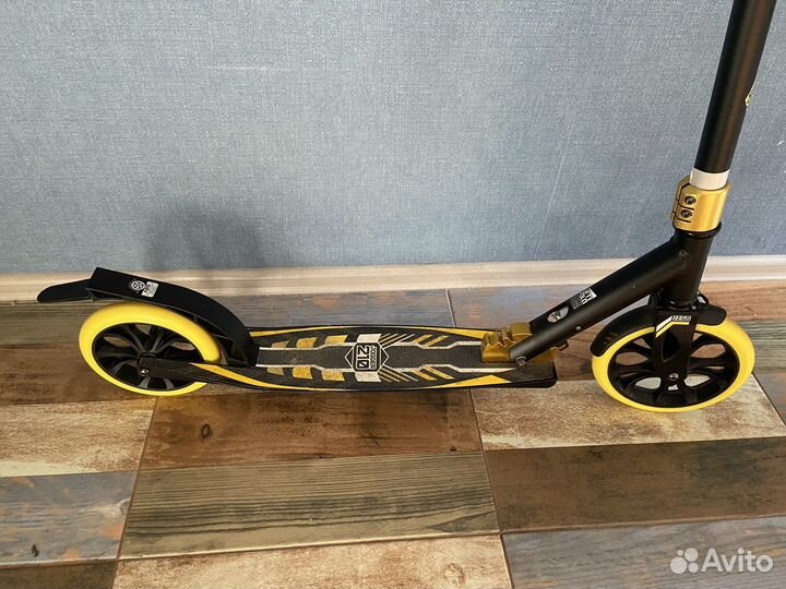 Самокат взрослый jogger 210