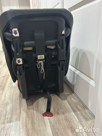 Автомобильное кресло