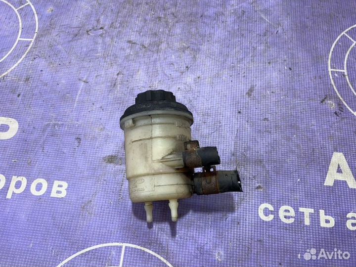 Бачок гидроусилителя Kia Rio 2 JB G4EE 2010