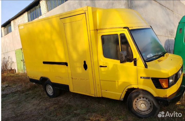 На мерседес 207-410