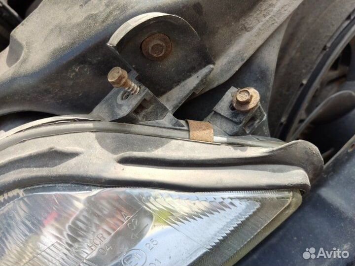 Фара правая Opel Vectra B седан 1.6I X16XEL 1997