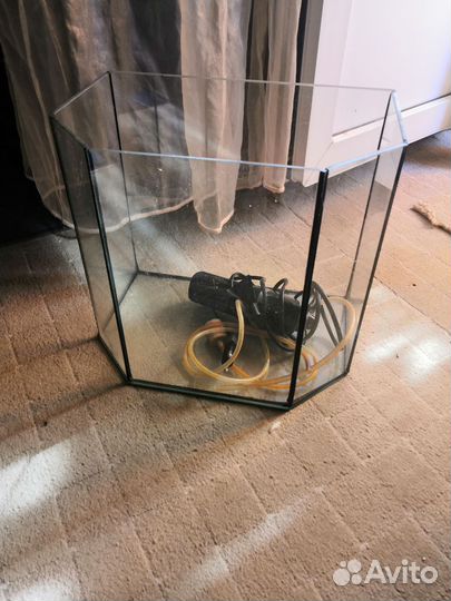 Аквариум и насос