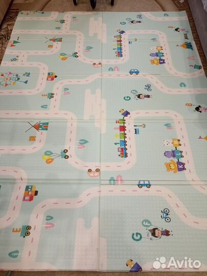 Развивающий коврик, дуга с игрушка на кровать