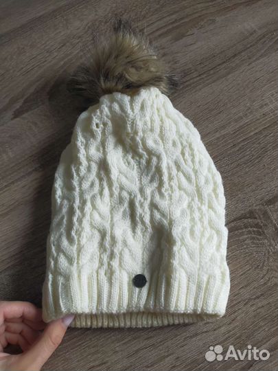 Женская шапка (новая)