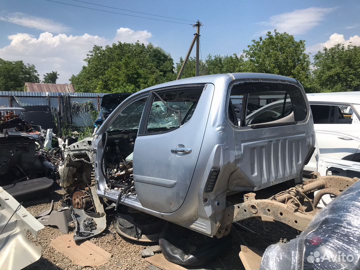 Mitsubishi L200 2.5 МКПП 4WD в разборе