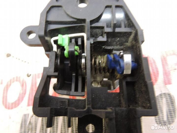 Ручка двери внутренняя правая для Mitsubishi Lance