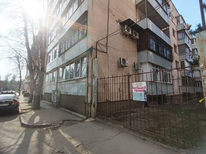 2-к. квартира, 65 м², 1/5 эт.