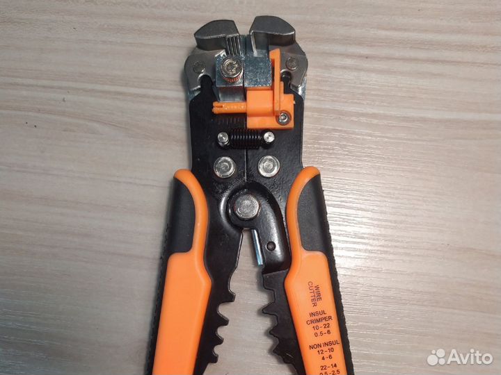 Клещи стриппер для снятия изоляции
