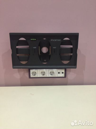 Кронштейн поворотный для телевизора