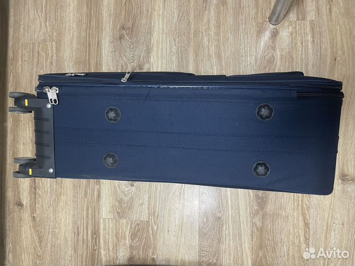 Чемодан на колесах