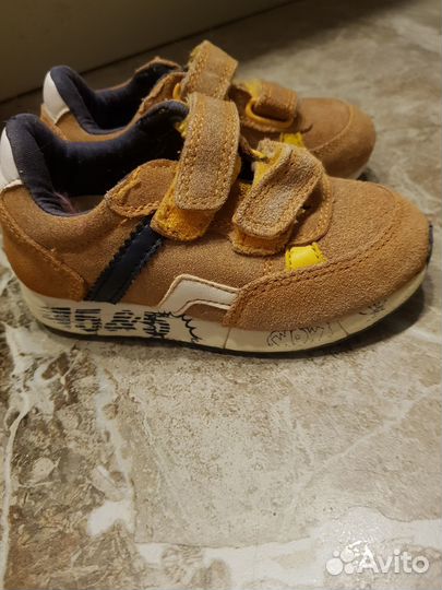 Кроссовки детские
