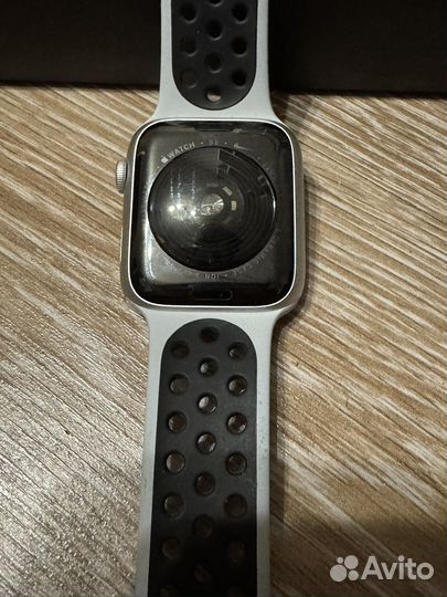 Apple watch se 44mm nike