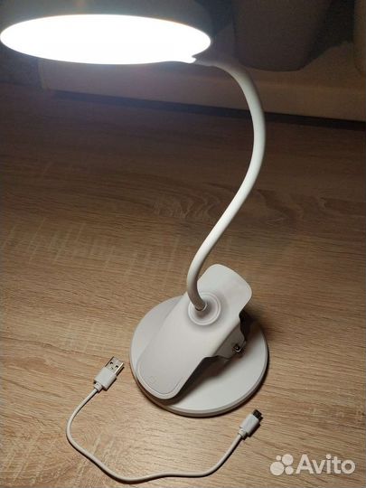 Лампа настольная