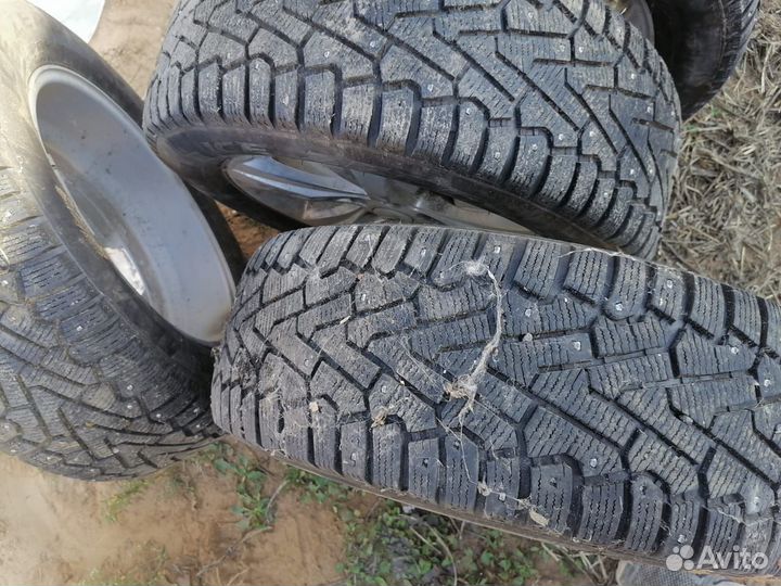 Pirelli Carrier 235/60 R18
