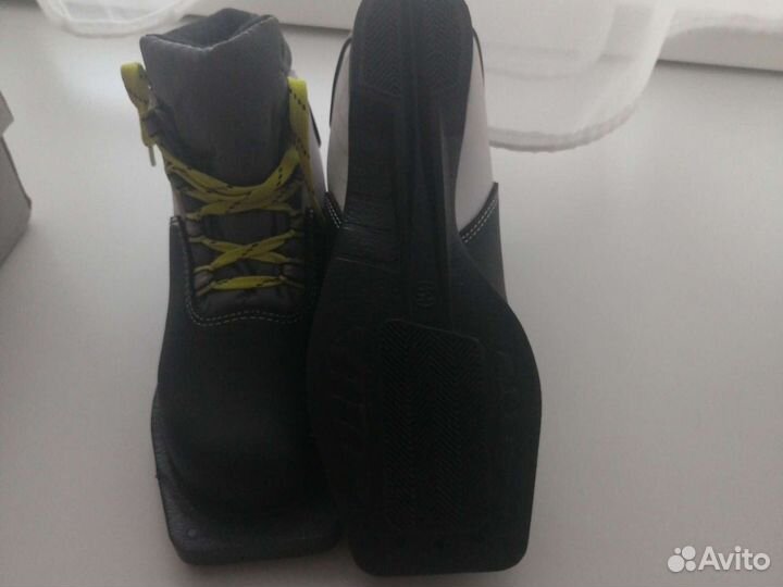 Лыжные ботинки детские 35р