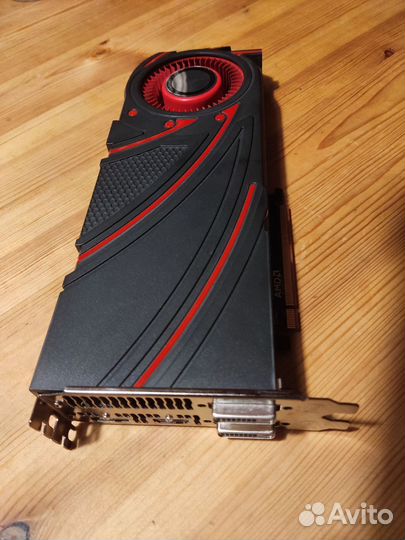 Видеокарта Radeon R9 290X