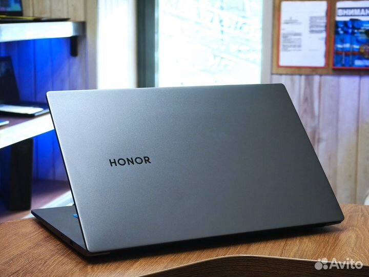 Идеальный Honor 15