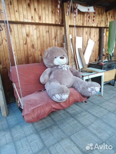 Большой плюшевый мишка