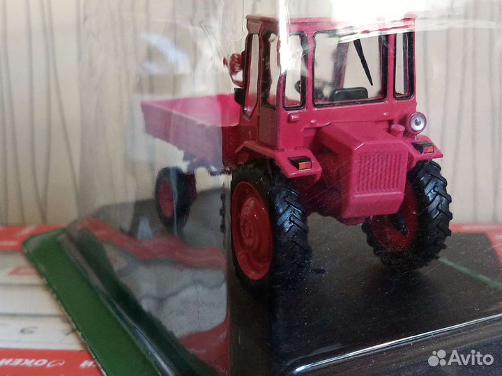 Модель трактора