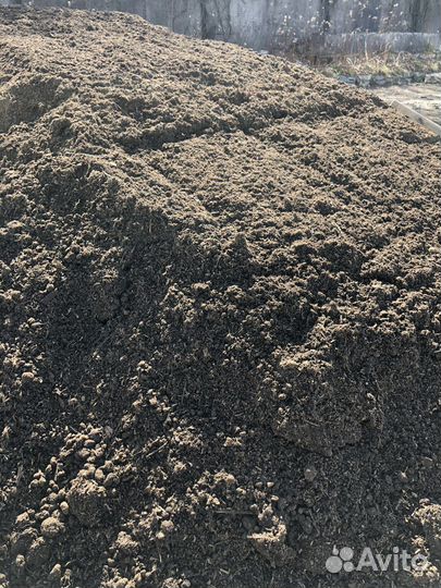 Земля, земля в мешках. Конский навоз