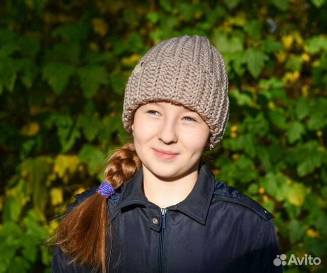 Шапка вязаная женская ручная работа