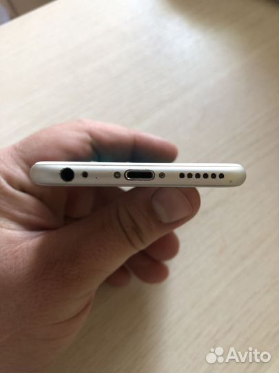 iPhone 6S, 64 ГБ