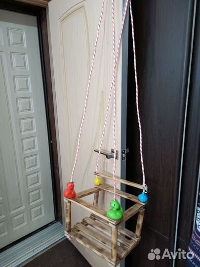 Деревянные качели