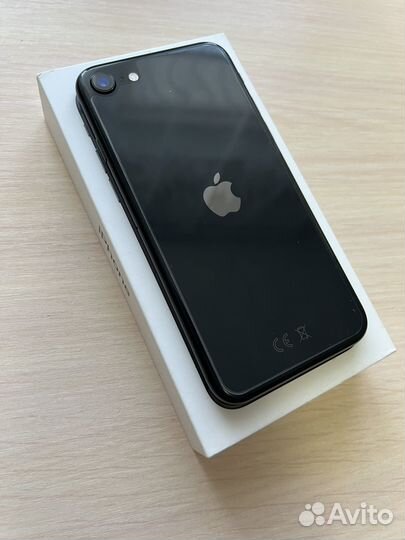 iPhone SE, 128 ГБ