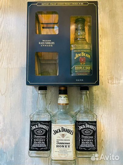 Бутылки из-под виски