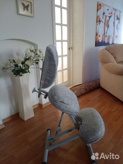 Эргономичный коленный стул со спинкой олимп