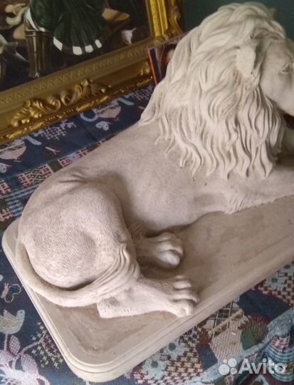 Скульптура Львенок