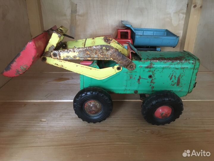 Игрушка трактор СССР