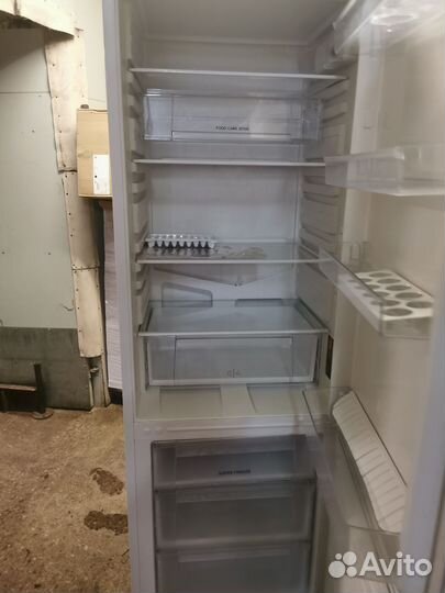 Холодильник Hotpoint ariston