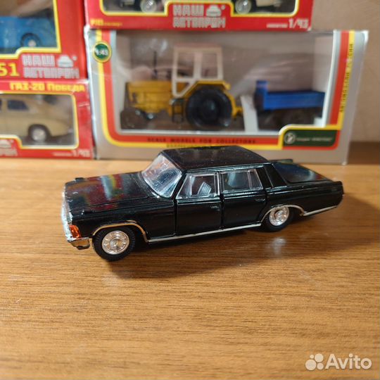 Модель автомобиля 1:43