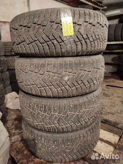 Pirelli Ice Zero 215/50 R17