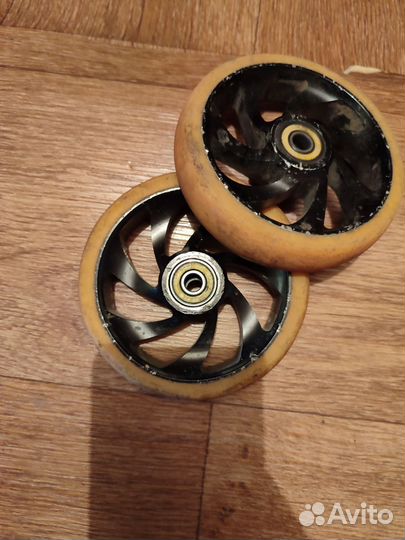 Колëса для трюковога самоката