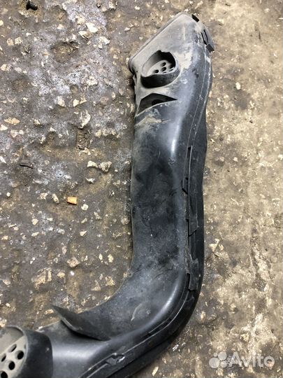 Воздухозаборник Ford Focus 2