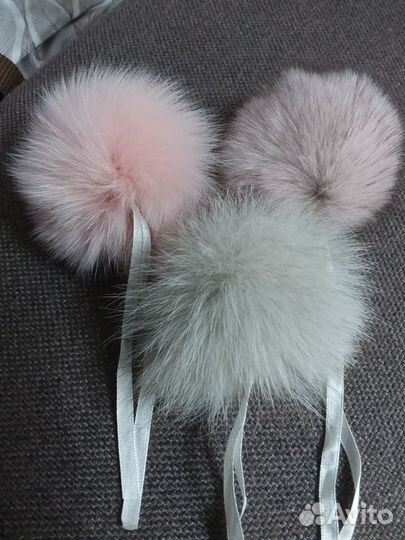 Помпон на шапку меховой натуральный