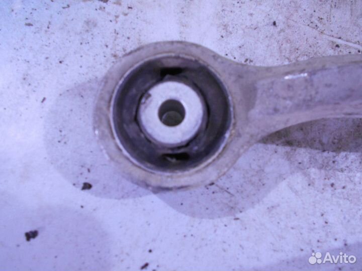 Рычаг передний верхний левый задний Audi A8 D3 (2002—2005) 35296