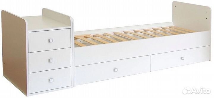 Детская кроватка с маятником и ящиком