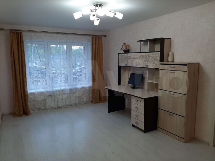 2-к. квартира, 65 м², 1/10 эт.