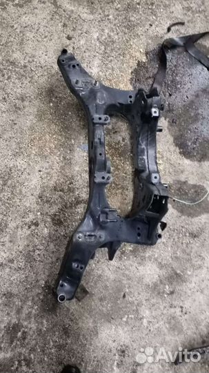 Подрамник задний Nissan X-trail T31