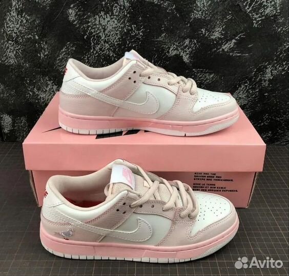 Кроссовки Nike SB Dunk Low Pink Pigeon