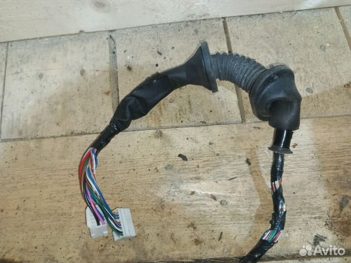 Проводка перед двери Mitsubishi Outlander 3