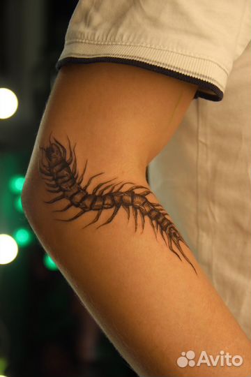 Татуировка, тату мастер в студии