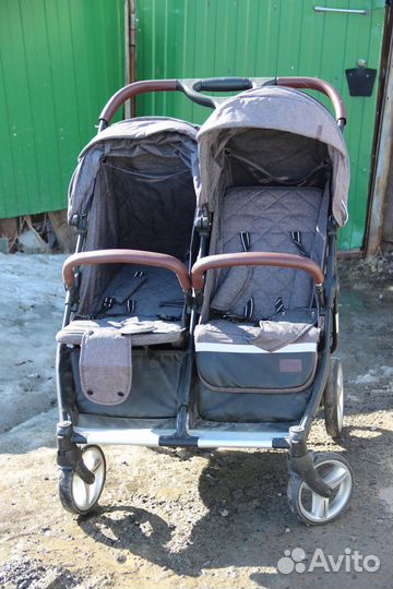 Коляска для двойни Carrello Connect
