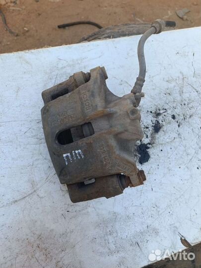 Суппорт передний правый Рено сценик 1. 1999-2003 г